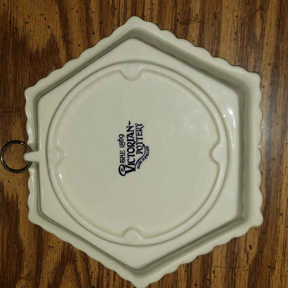 1869 The Victorian Pottery Mini Octagon Short Bread Baking Dish - Picture 4 of 5